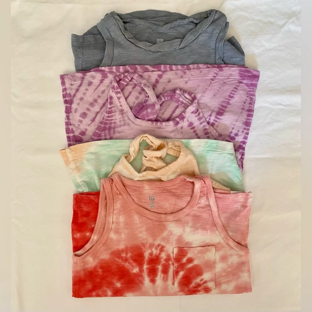 Bundle of 4 GAP toddler tank tops - size 2T